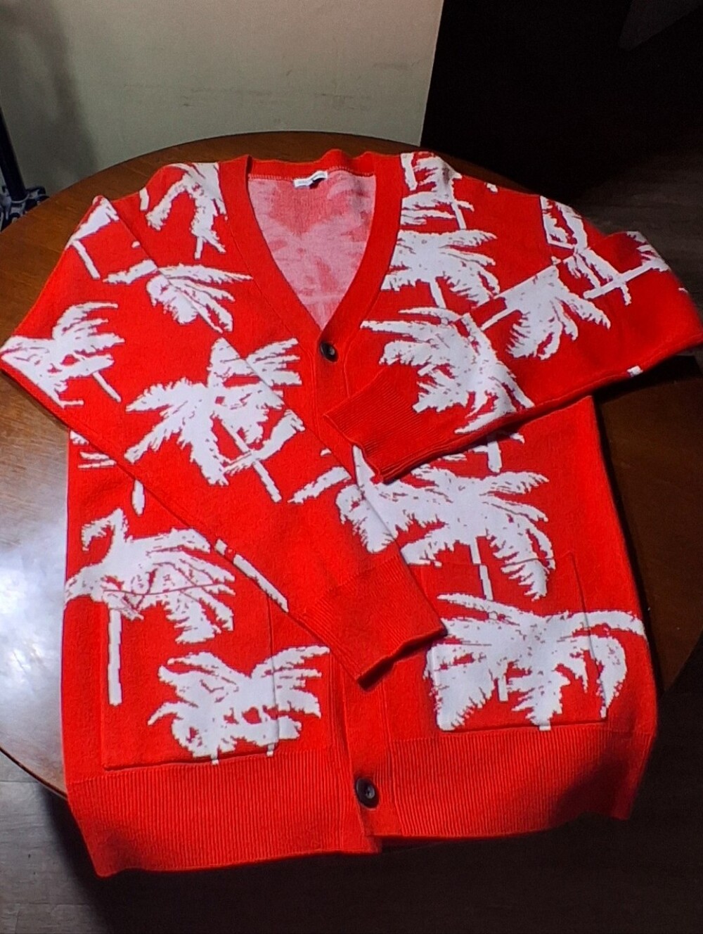 NWNT Fashion Nova Red & White Palm-Print V-Neck Cardigan